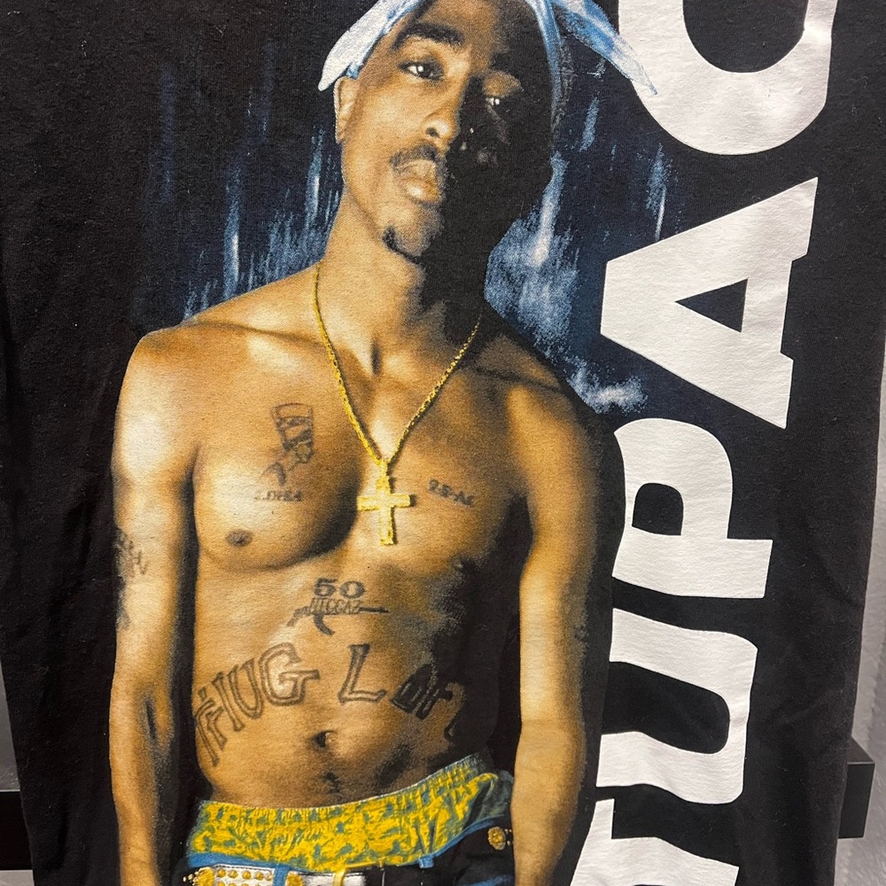 Tupac Shakur Rap Tee Hip Hop Legend Graphic Shirt Men’s Small Black